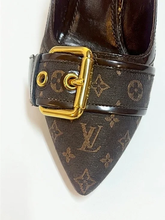Louis Vuitton Brown
Mini Lin Signature Monogram Pumps - Picture 4 of 5